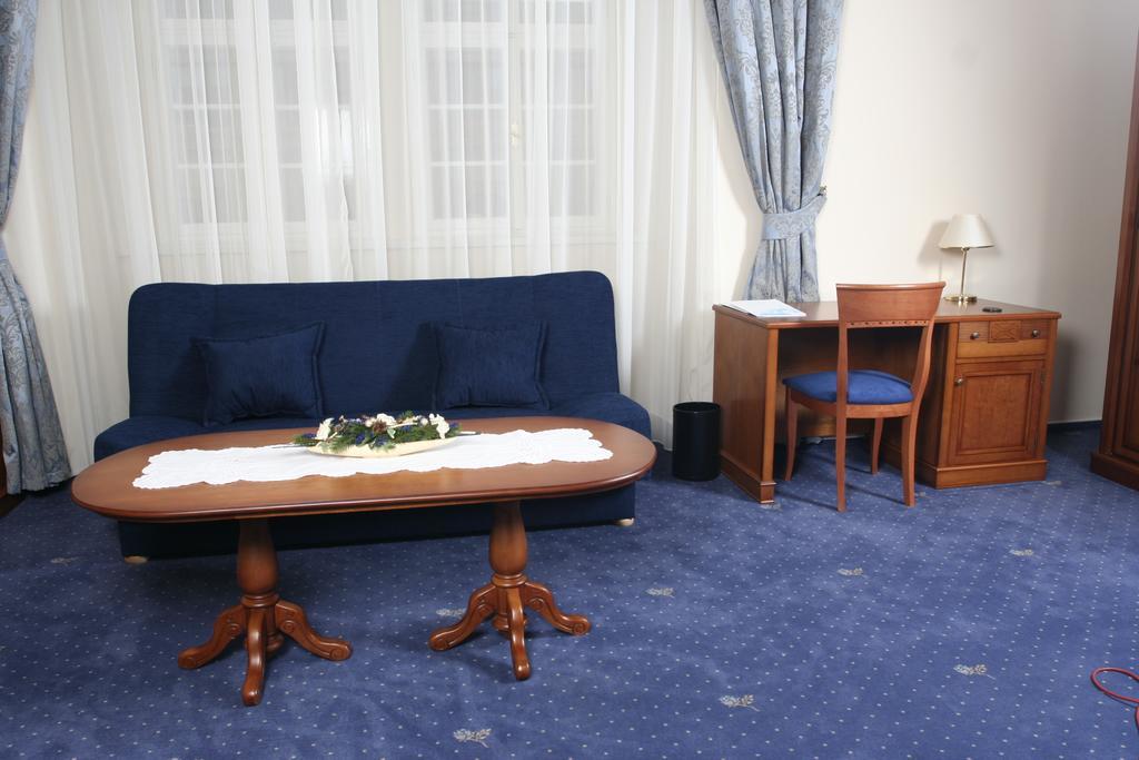 Hotel Modra Ruze Prague Room photo